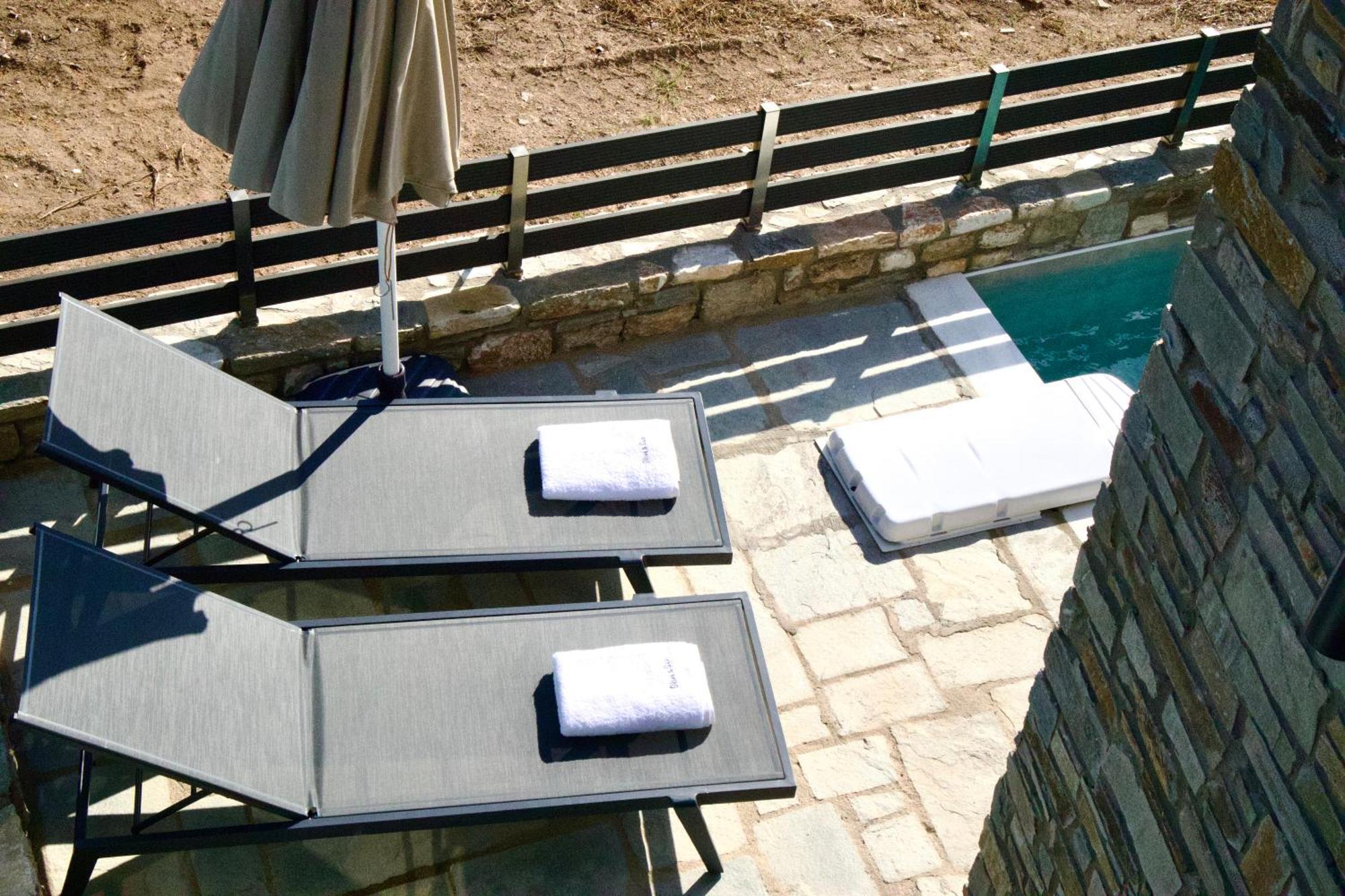 Olive & Sea Luxury Suites 스칼라소티로스 외부 사진