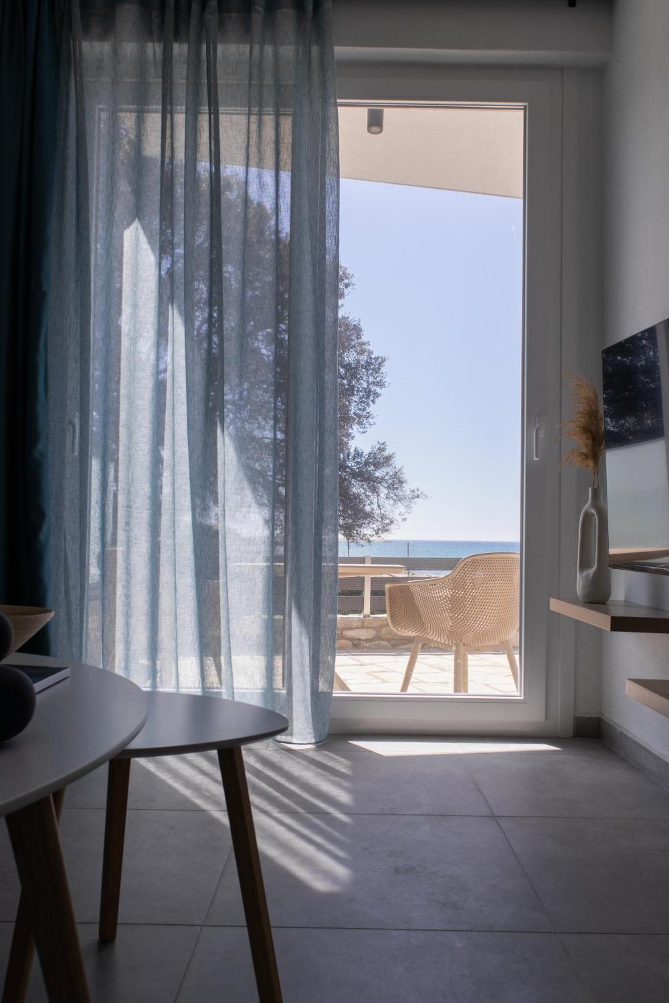 Olive & Sea Luxury Suites 스칼라소티로스 외부 사진